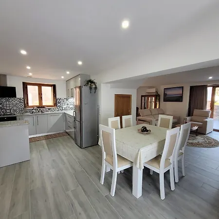 Casa Picau
